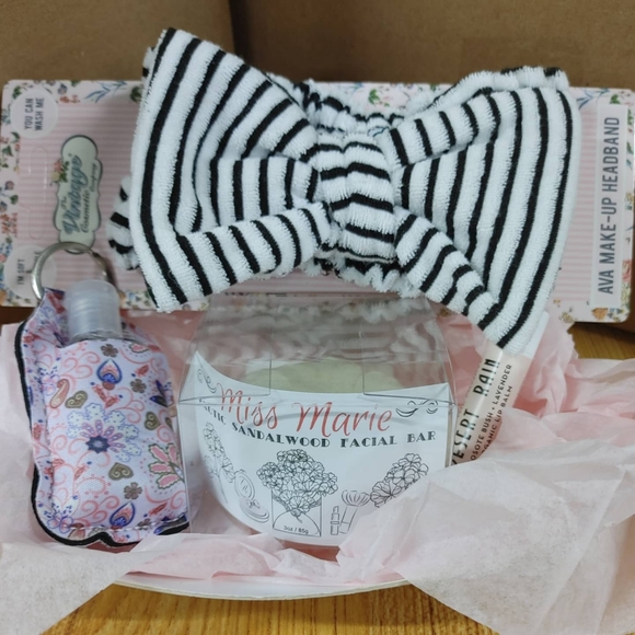 Lovely Lady Unique Facial Giftset - Picture 6 of 6